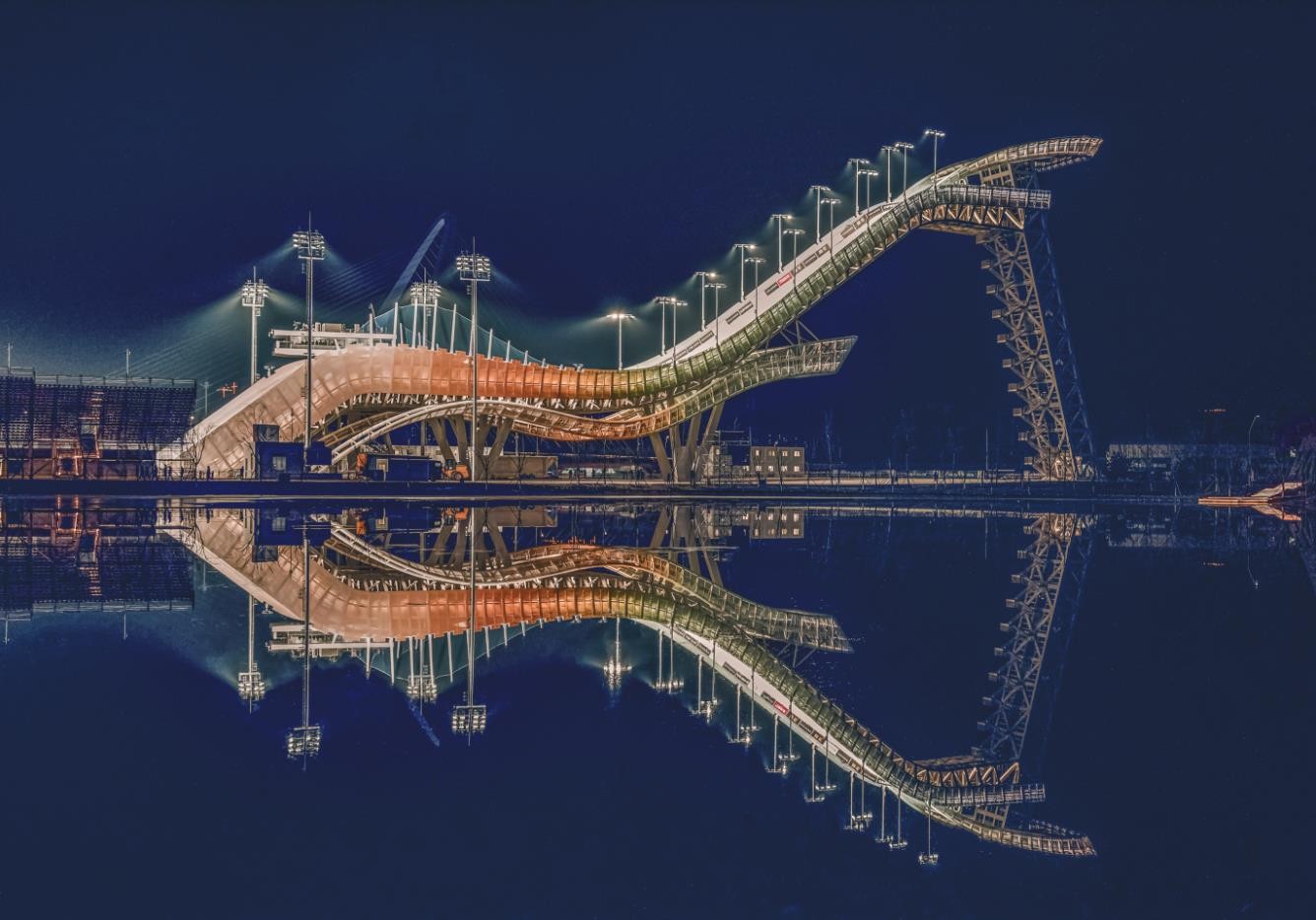 滑雪跳臺(tái)亮倩影